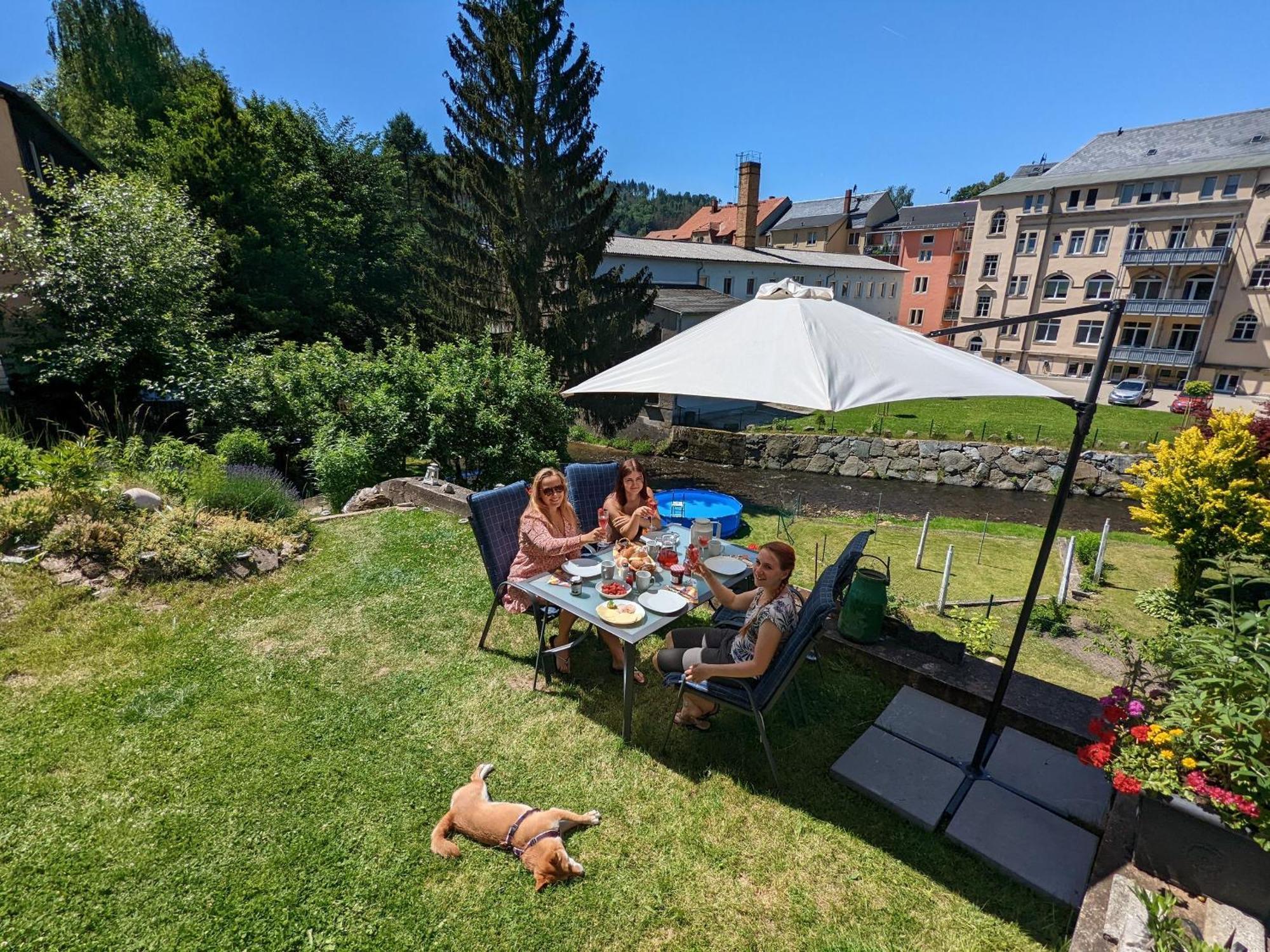 Hw2B - Urlaubsmagie - Wohlfuehlwohnung Mit Balkon, Pool, Sauna & Terrasse 赛博尼茨 外观 照片
